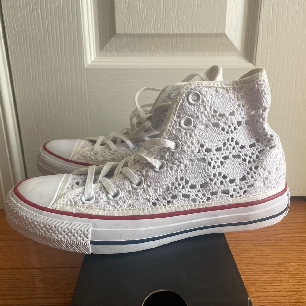 Womens crochet high top converse chuck taylors